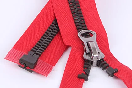 T6 Moulded Plastic Separating Zipper